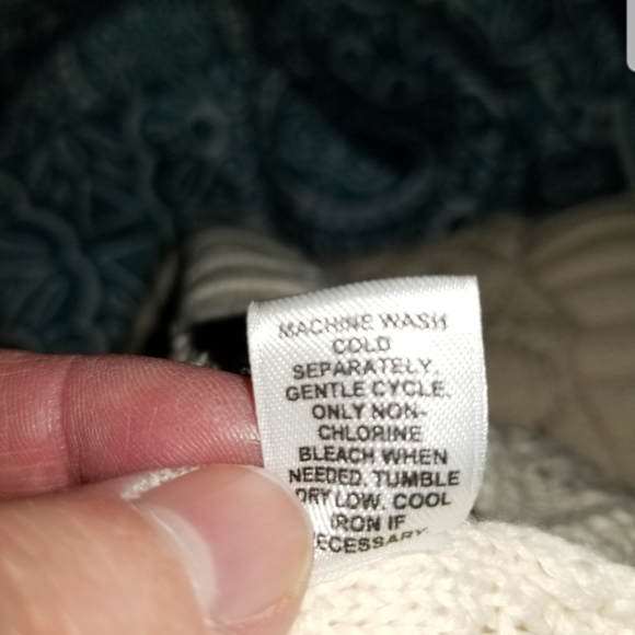 Beautiful Cato sweater - Picture 5 of 6